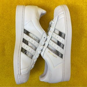 Adidas Superstar Originals  FY7717 Sz 9, 13
